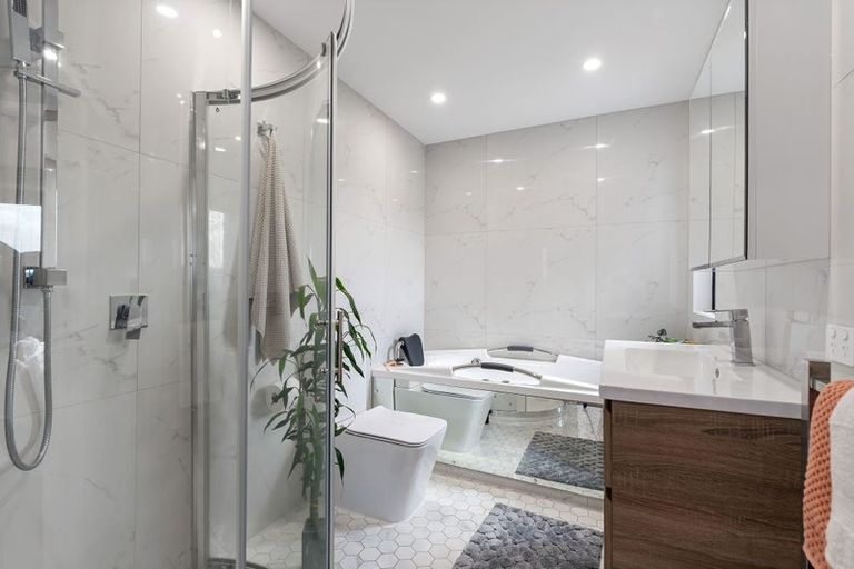 Photo of property in 35 Grumman Lane, Newlands, Wellington, 6037