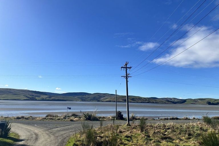 Photo of property in 22 Antrim Street, Waikawa, Tokanui, 9884