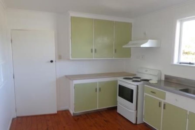 Photo of property in 3/42 Lincoln Road, Henderson, Auckland, 0610