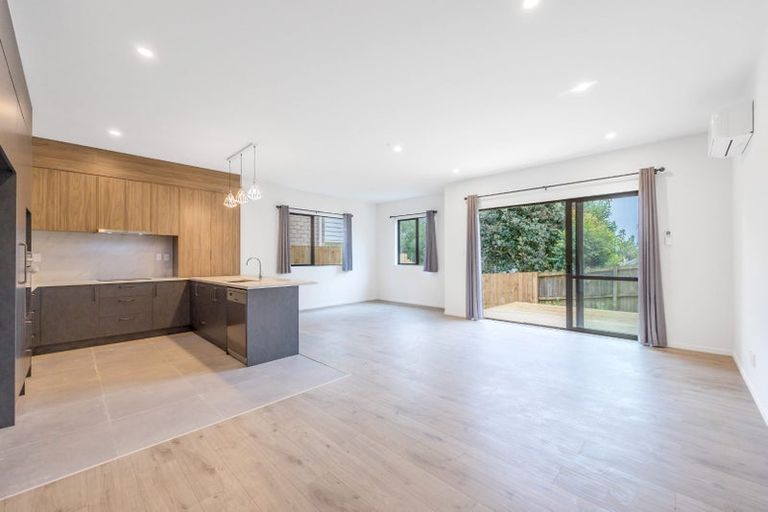 Photo of property in 13b Tenbless Court, Unsworth Heights, Auckland, 0632