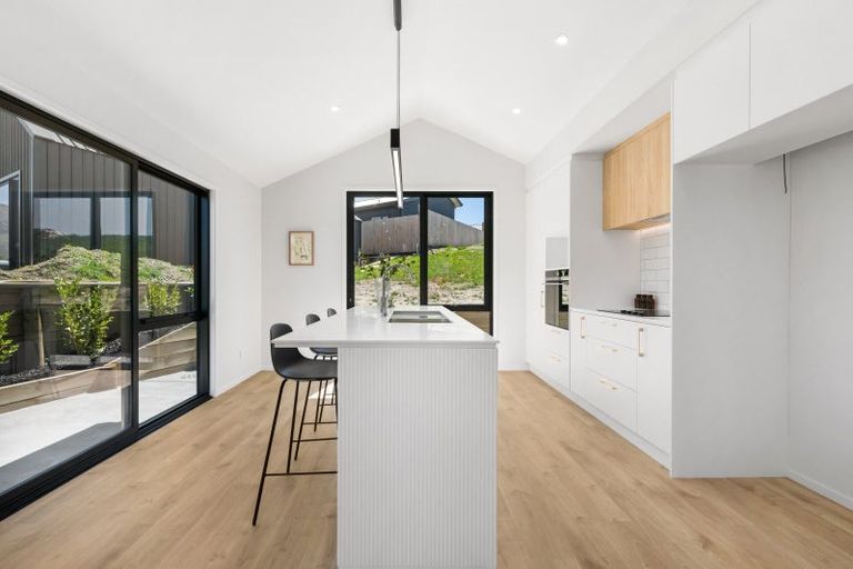 Photo of property in 3 Simpson Crescent, Wanaka, 9305