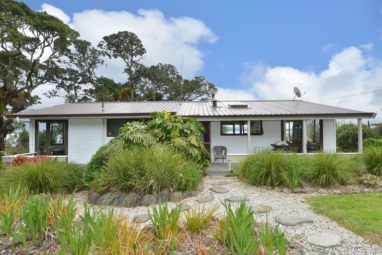 Photo of property in 136 Reotahi Road, Whangarei Heads, Whangarei, 0174