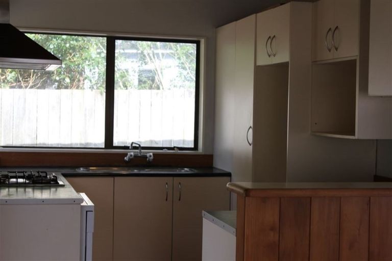 Photo of property in 1/409 West Coast Road, Glen Eden, Auckland, 0602