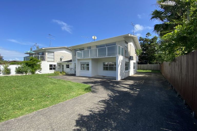 Photo of property in 1/36 Sandiacre Way, Browns Bay, Auckland, 0630