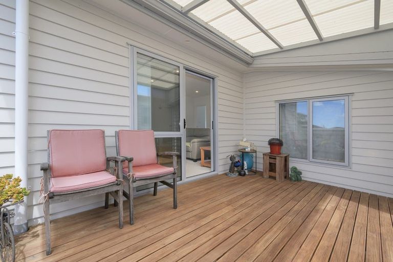 Photo of property in 11 Kamahi Crescent, Papamoa Beach, Papamoa, 3118