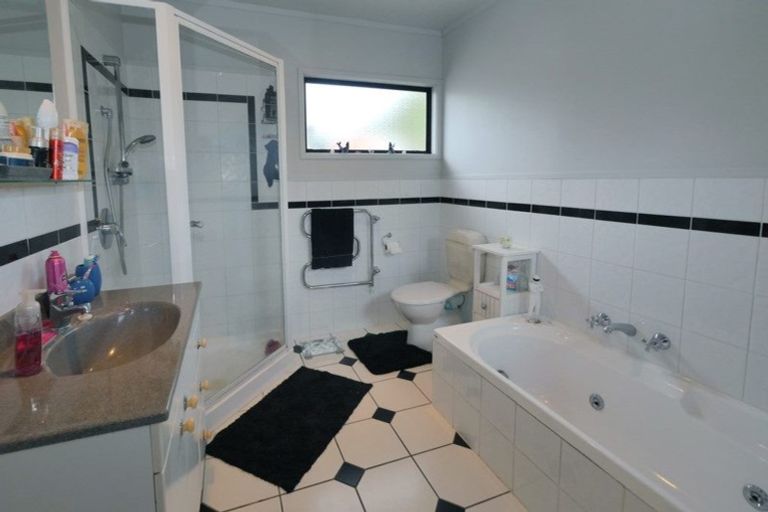 Photo of property in 2 Kotuku Street, Maunu, Whangarei, 0110