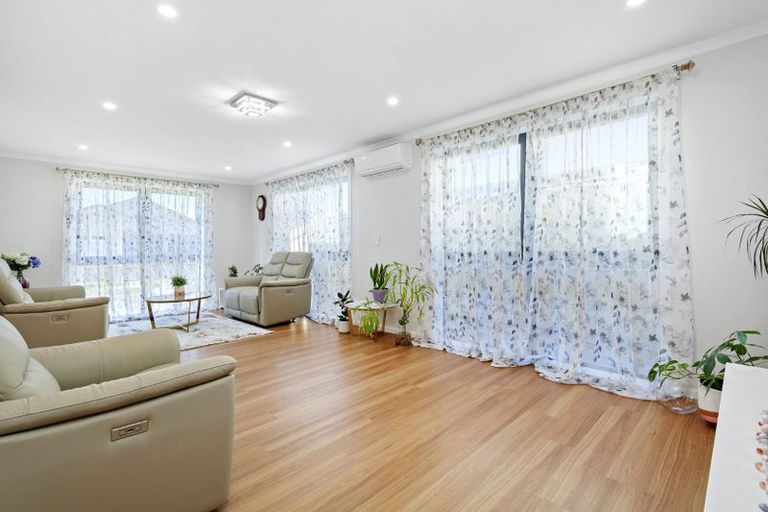 Photo of property in 24 Porokaiwhiri Street, Crofton Downs, Wellington, 6035