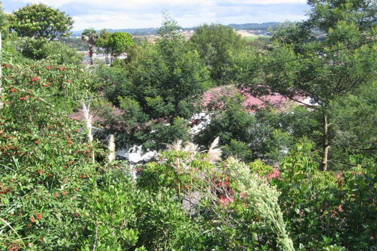 Photo of property in 2/612 East Coast Road, Pinehill, Auckland, 0630