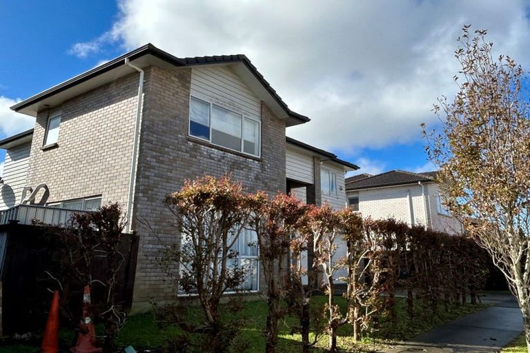 Photo of property in 17 Andy Crescent, Flat Bush, Auckland, 2016