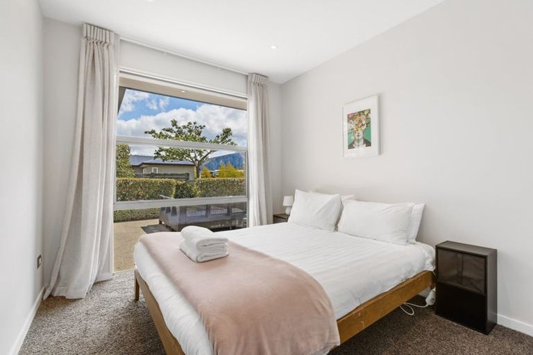 Photo of property in 11 Sunnyside Lane, Wanaka, 9305