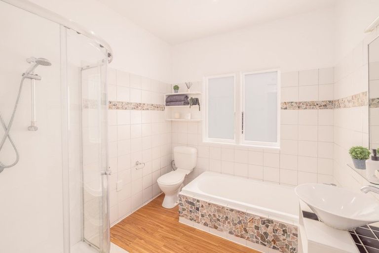 Photo of property in 119 Bowhill Road, New Brighton, Christchurch, 8083