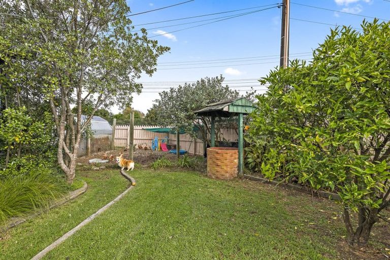 Photo of property in 2 Rere Place, Parakai, 0830