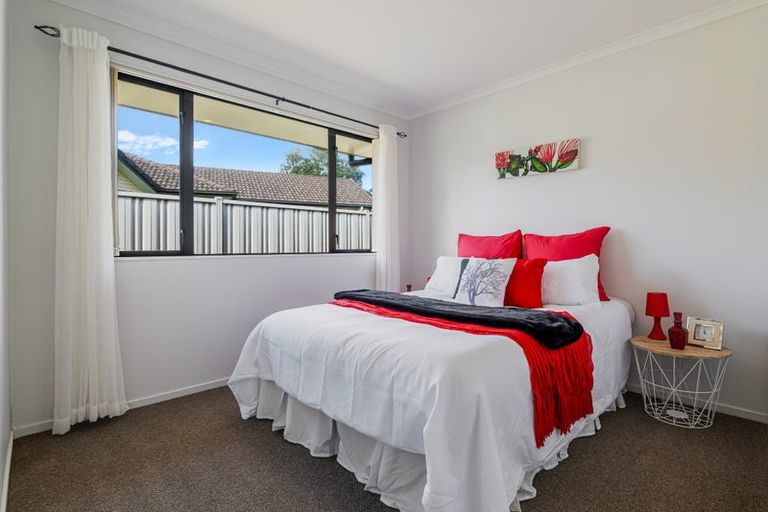 Photo of property in 20 Barbados Way, One Tree Point, 0118