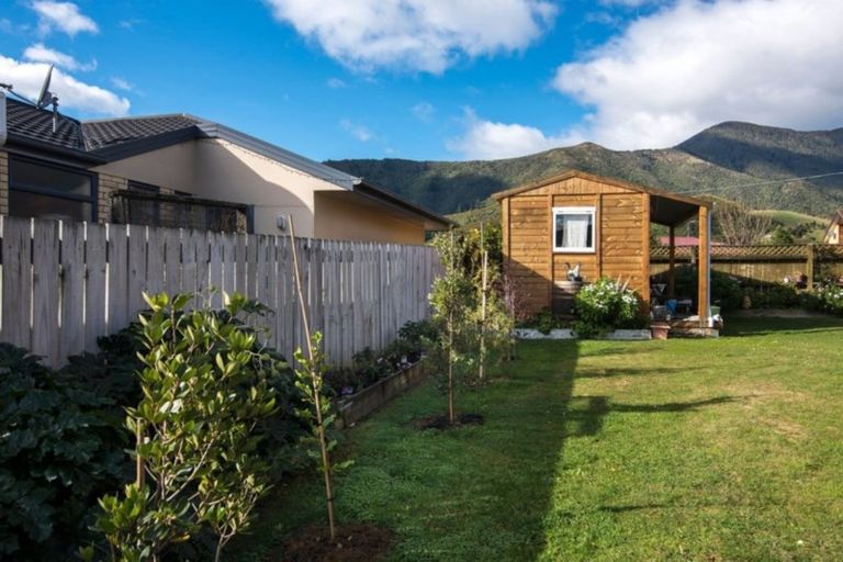 Photo of property in 9 Admiralty Place, Waikawa, Picton, 7220