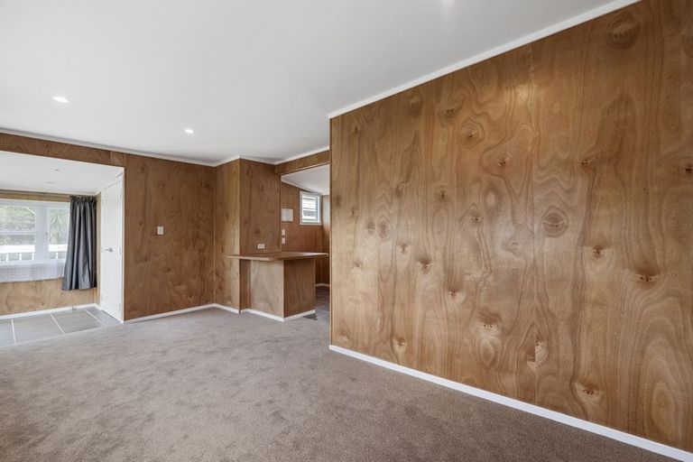 Photo of property in 1 Weranui Road, Waiwera, Orewa, 0994