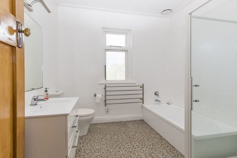 Photo of property in 343 Karori Road, Karori, Wellington, 6012