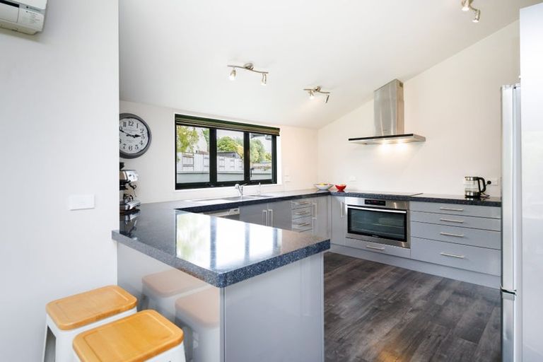 Photo of property in 27 Abby Road, Fitzherbert, Palmerston North, 4410