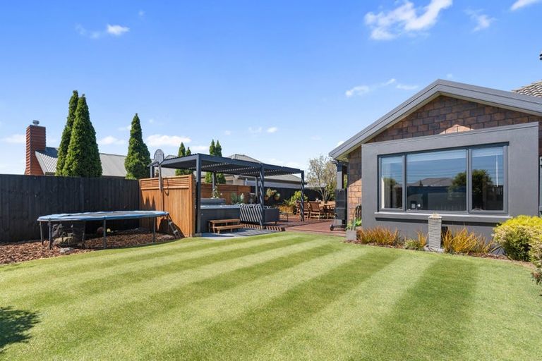 Photo of property in 15 Marymere Place, Hei Hei, Christchurch, 8042