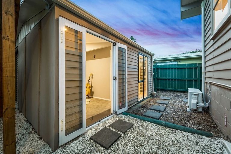 Photo of property in 554 Swanson Road, Ranui, Auckland, 0612