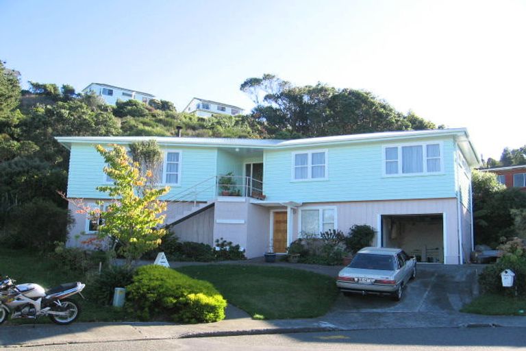 Photo of property in 25 Fairburn Grove, Johnsonville, Wellington, 6037