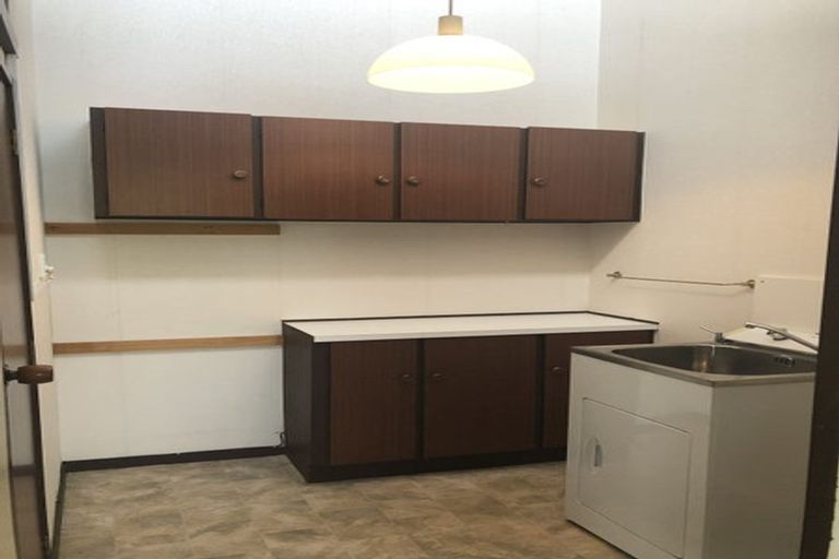 Photo of property in 2/35 Swanson Road, Henderson, Auckland, 0610