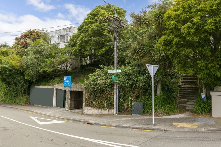 Photo of property in 43a Northland Road, Northland, Wellington, 6012