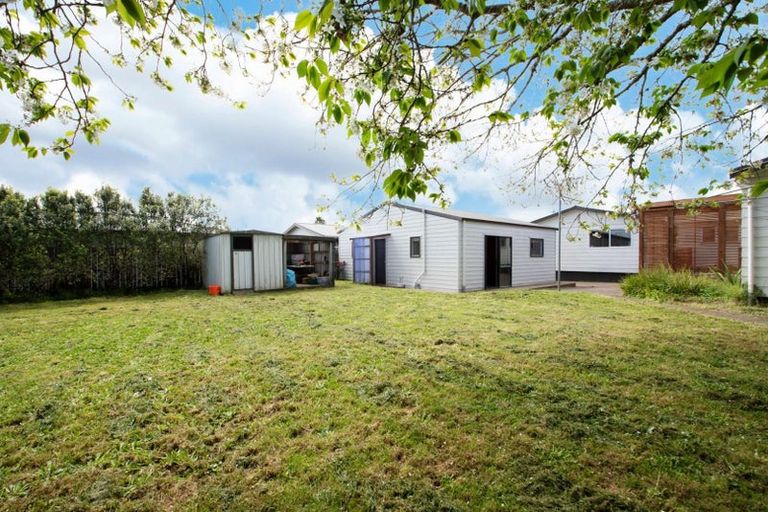 Photo of property in 114 Racecourse Road, Waiuku, 2123