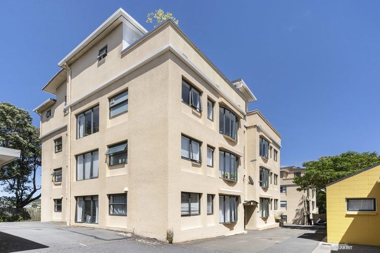 Photo of property in 566m Adelaide Road, Berhampore, Wellington, 6023