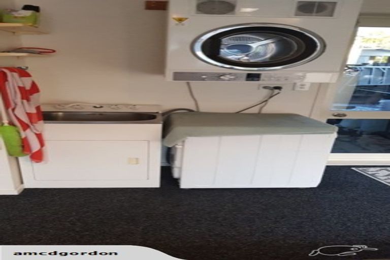 Photo of property in 3/262 Centreway Road, Orewa, 0931