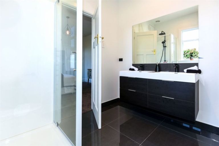 Photo of property in 18 Studholme Street, Somerfield, Christchurch, 8024