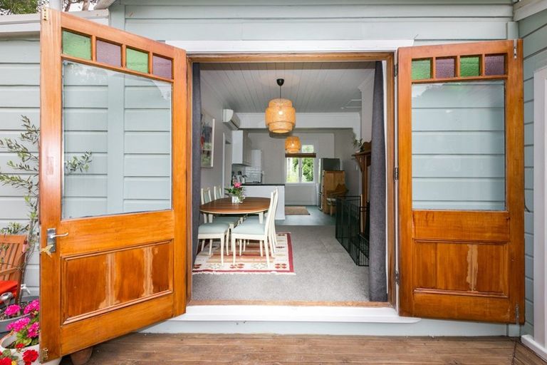 Photo of property in 3 Little Burke Street, Hospital Hill, Napier, 4110