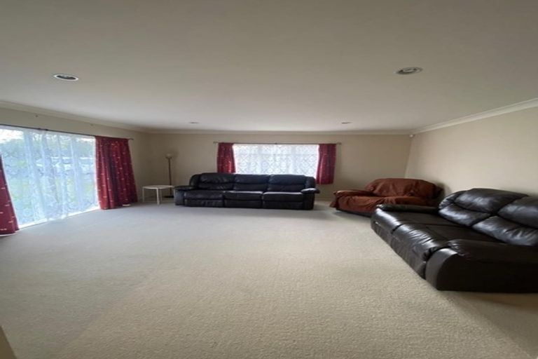 Photo of property in 34 Craigavon Drive, East Tamaki, Auckland, 2013