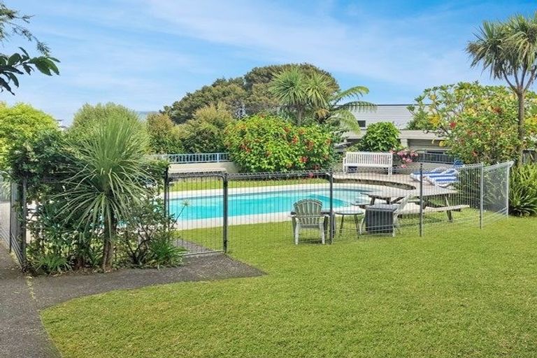Photo of property in 7/18 Parr Terrace, Castor Bay, Auckland, 0620