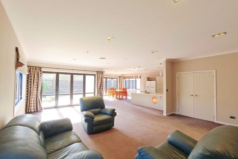 Photo of property in 30 Sandwich Road, St Andrews, Hamilton, 3200