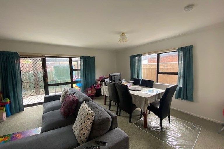 Photo of property in 2/37 Bauchop Road, Waterloo, Lower Hutt, 5011