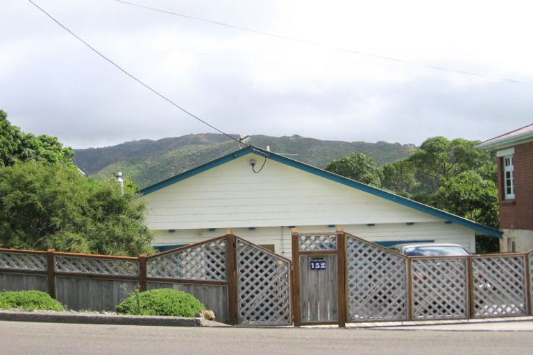 Photo of property in 152 The Ridgeway, Mornington, Wellington, 6021