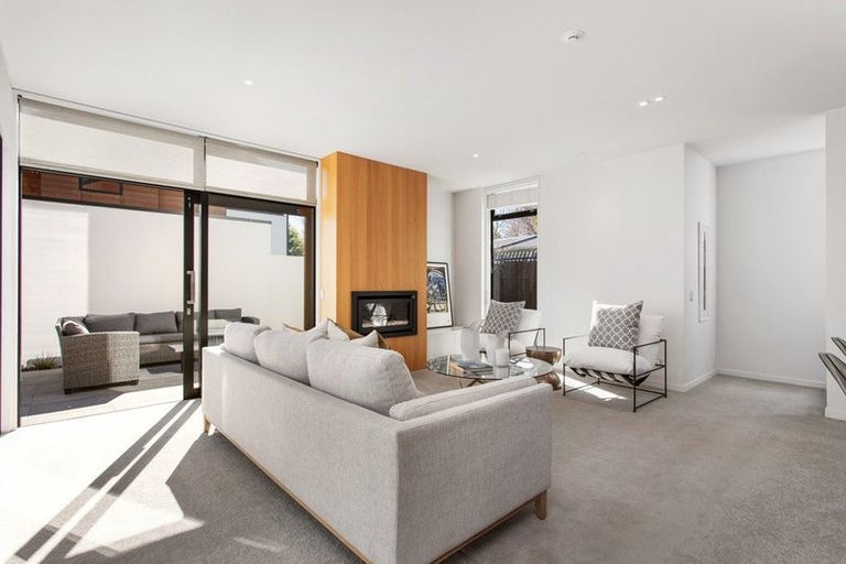 Photo of property in 96 Merivale Lane, Merivale, Christchurch, 8014