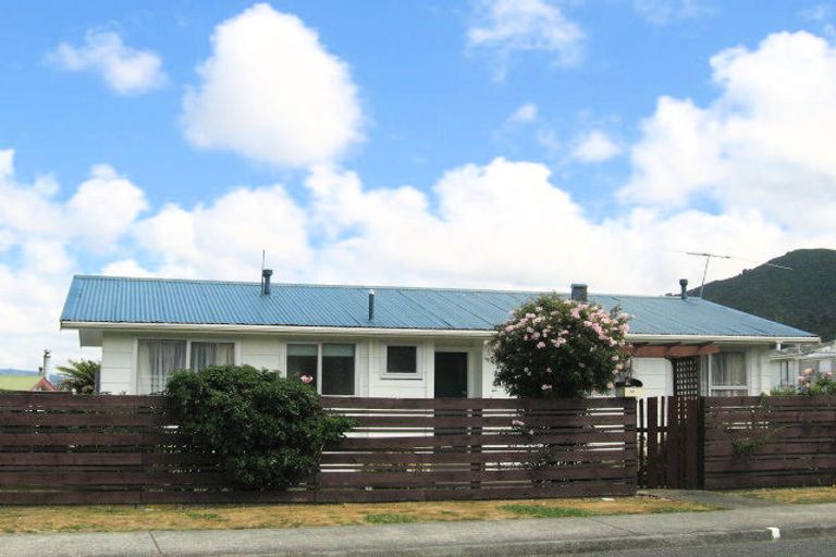Photo of property in 1/33 Roband Crescent, Brown Owl, Upper Hutt, 5018