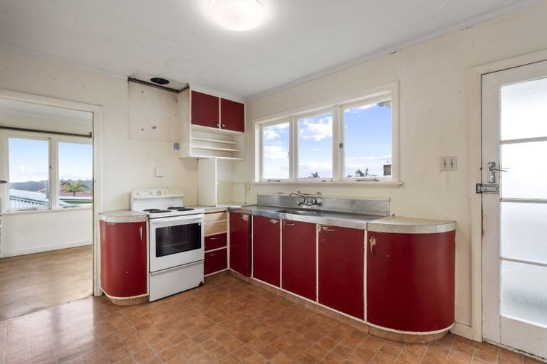 Photo of property in 128 Rosier Road, Glen Eden, Auckland, 0602