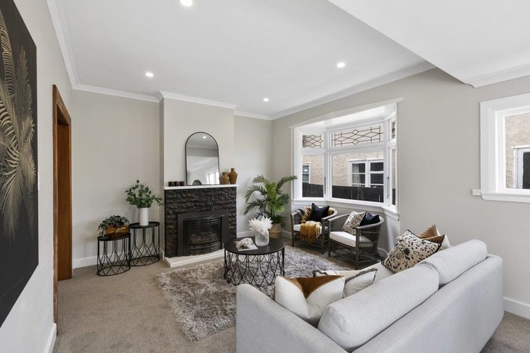 Photo of property in 135 Whites Line East, Waiwhetu, Lower Hutt, 5010