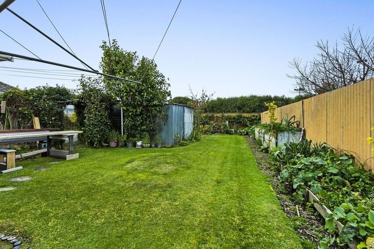 Photo of property in 15 Walsh Road, Westown, New Plymouth, 4310