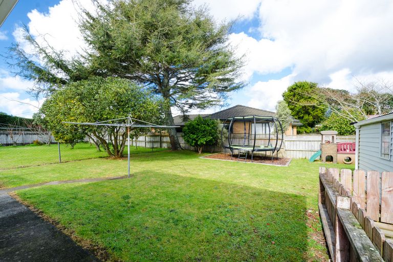 Photo of property in 38 Amberley Avenue, Te Atatu South, Auckland, 0610