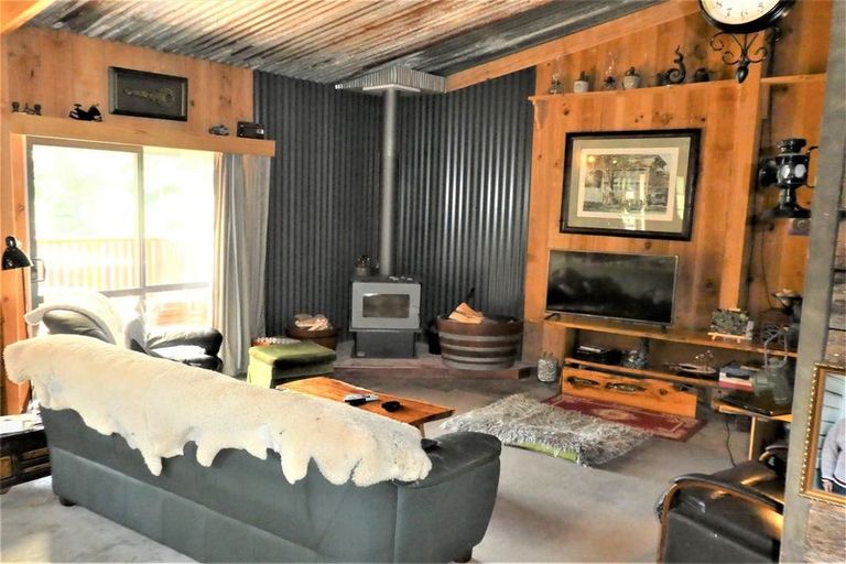 Photo of property in 102 Boons Valley Road, Waikawa, Picton, 7220