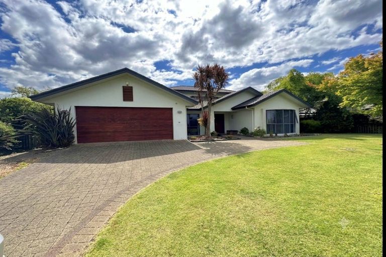 Photo of property in 28 Holden Avenue, Holdens Bay, Rotorua, 3010