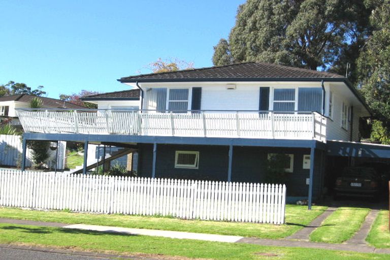 Photo of property in 30 Minaret Drive, Bucklands Beach, Auckland, 2014