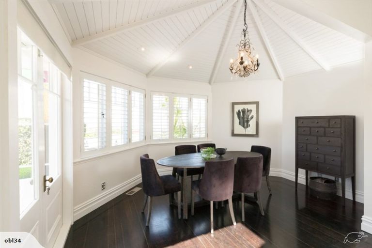 Photo of property in 71 Beach Road, Mellons Bay, Auckland, 2014