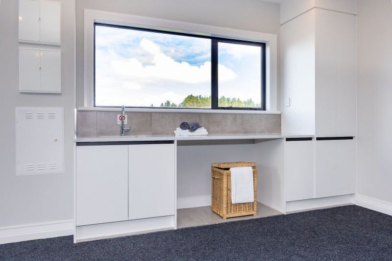 Photo of property in 17 Arawaru Avenue, Wainui, 0992