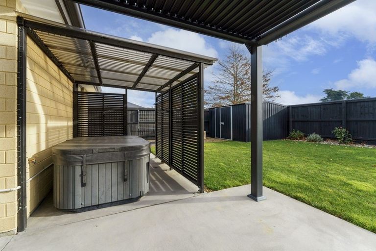 Photo of property in 39 Tara Crescent, Woodend, 7610