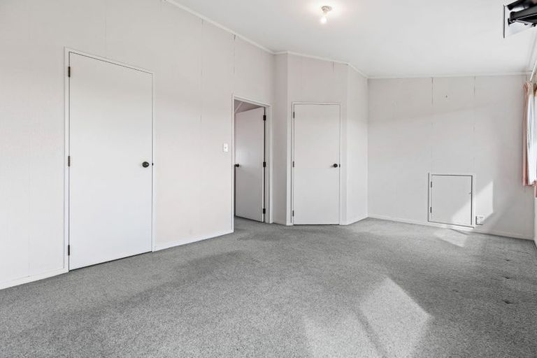 Photo of property in 7 Gala Place, Henderson, Auckland, 0612