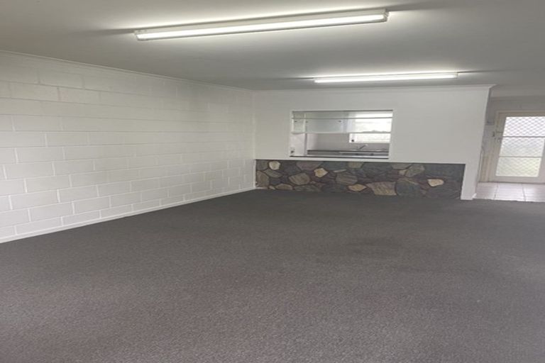 Photo of property in 2 Tennessee Avenue, Mangere East, Auckland, 2024